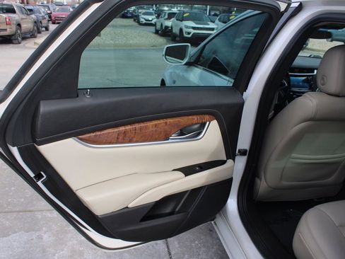 Used 2018 Cadillac XTS Luxury image 25