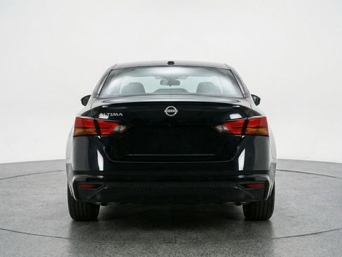 Used 2025 Nissan Altima 2.5 SV image 7