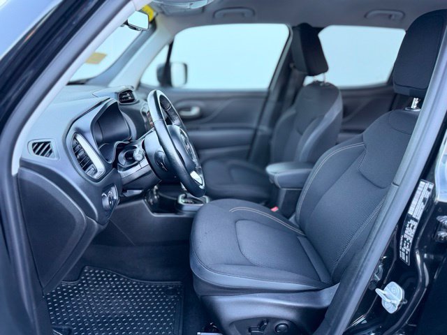 Used 2023 Jeep Renegade Latitude w/ Premium Group AWD/4WD image 21
