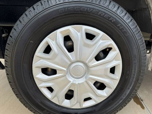 Used 2019 Ford Transit 250 130 Low Roof w/ Exterior Upgrade Package RWD image 18