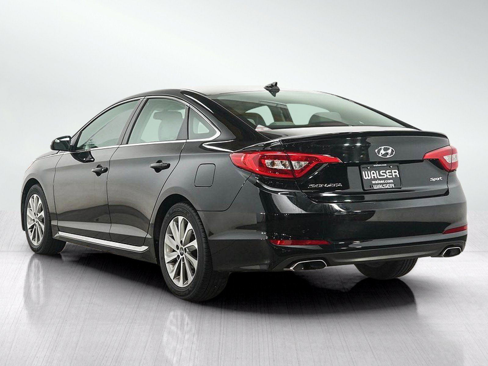 Used 2017 Hyundai Sonata Sport FWD image 3