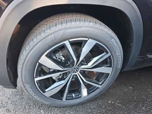 New 2026 Volkswagen Atlas Cross Sport SEL Premium R-Line image 4