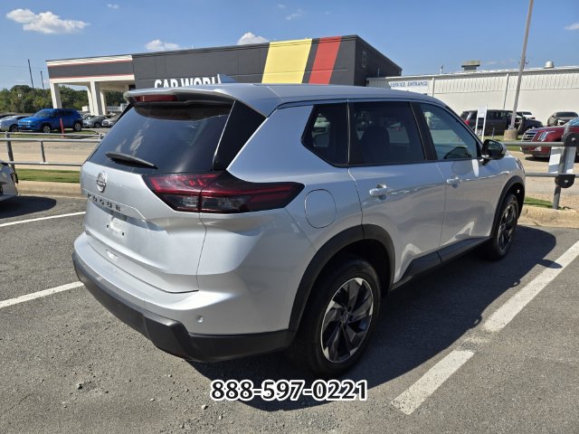 Used 2025 Nissan Rogue SV FWD image 5