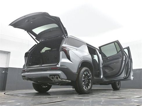 New 2026 Chevrolet Traverse Z71 w/ Driver Confidence Package image 56