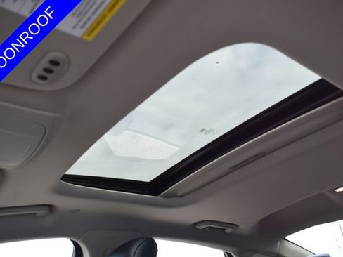 Used 2019 Ford Fusion Energi Titanium FWD image 8