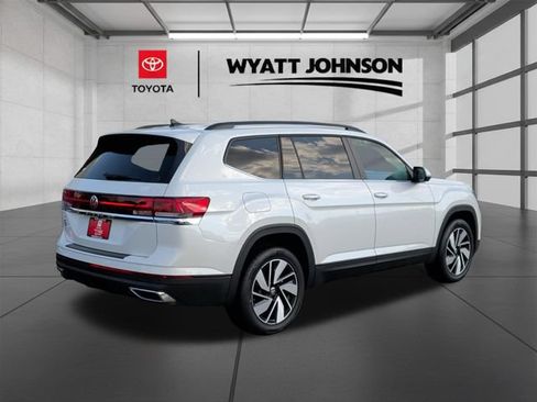 Used 2026 Volkswagen Atlas SE FWD image 8