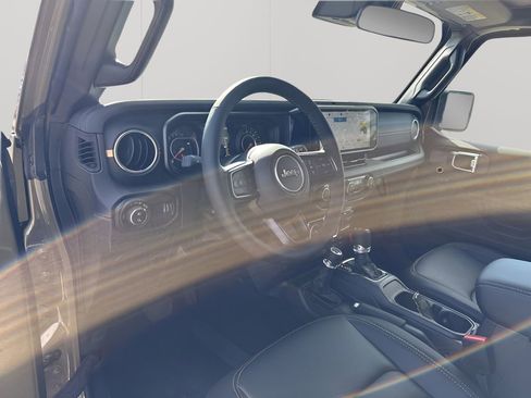 New 2025 Jeep Gladiator Sport image 26