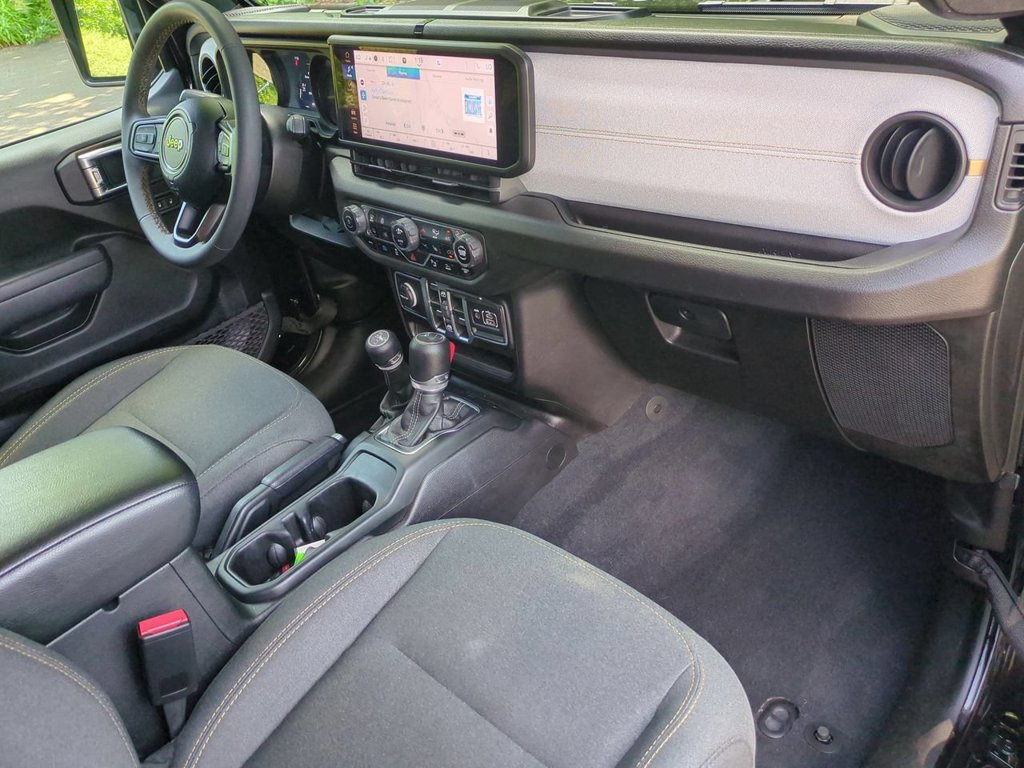 Used 2024 Jeep Wrangler Unlimited w/ Convenience Group AWD/4WD image 28