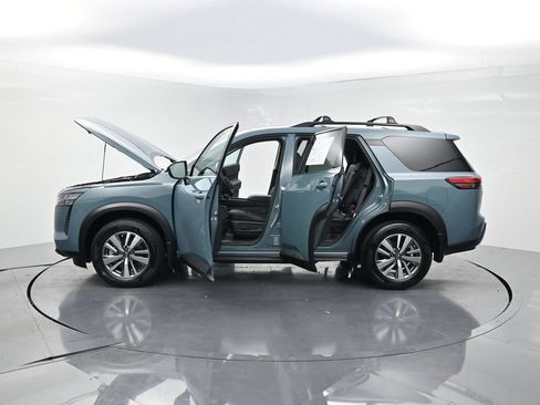 Used 2026 Nissan Pathfinder SL FWD image 28
