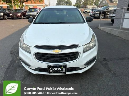 Used 2016 Chevrolet Cruze LS FWD image 2
