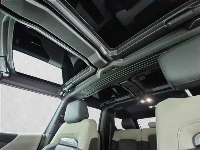 Used 2026 GMC Hummer EV SUV AWD/4WD image 16