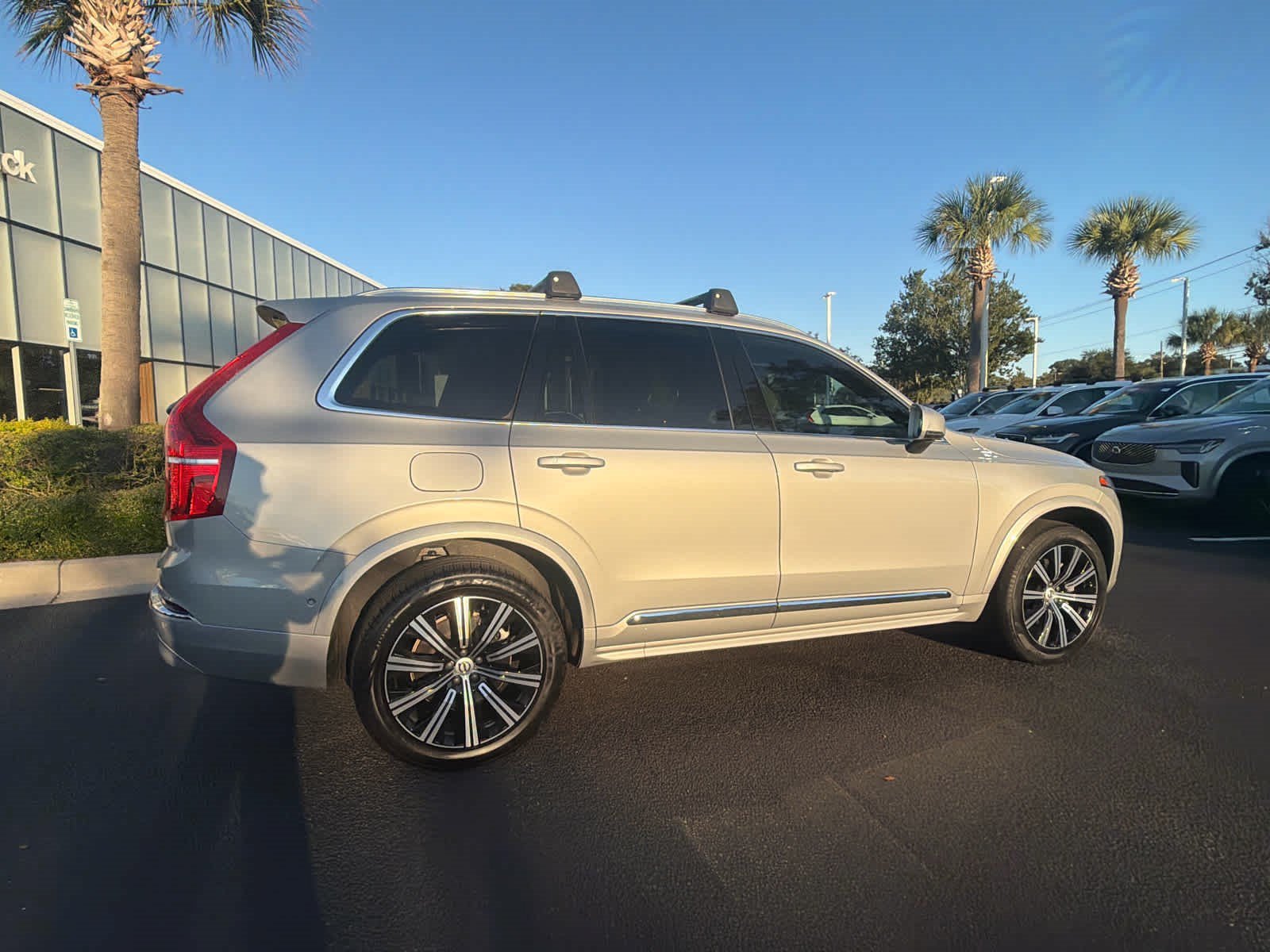 Used 2024 Volvo XC90 B5 Plus w/ Protection Package Premier AWD/4WD image 14