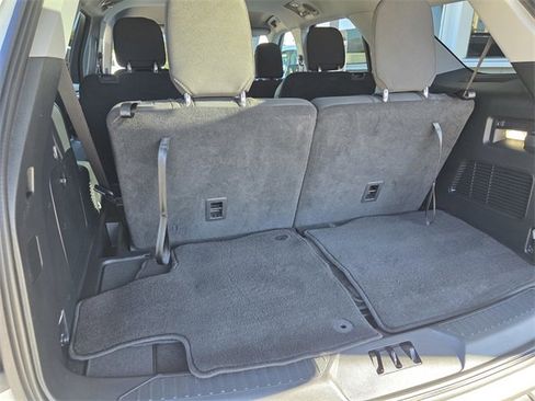 Used 2023 Ford Explorer XLT image 14