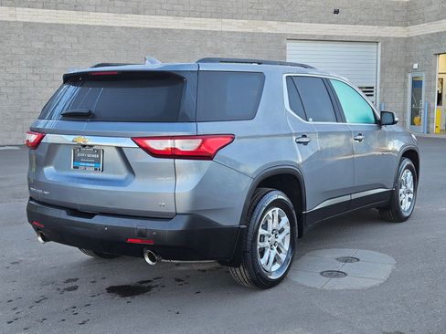 Used 2021 Chevrolet Traverse LT w/ LPO, Floor Liner Package image 5