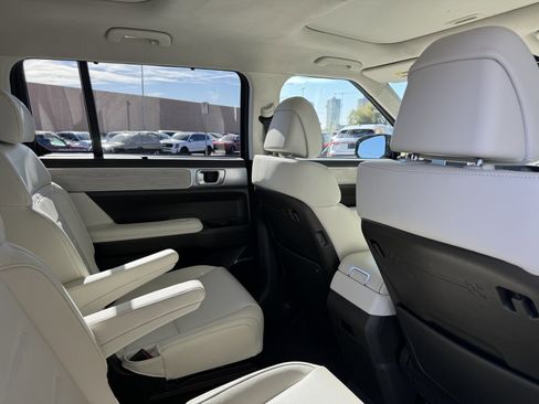 Used 2024 Hyundai Santa Fe Calligraphy image 41