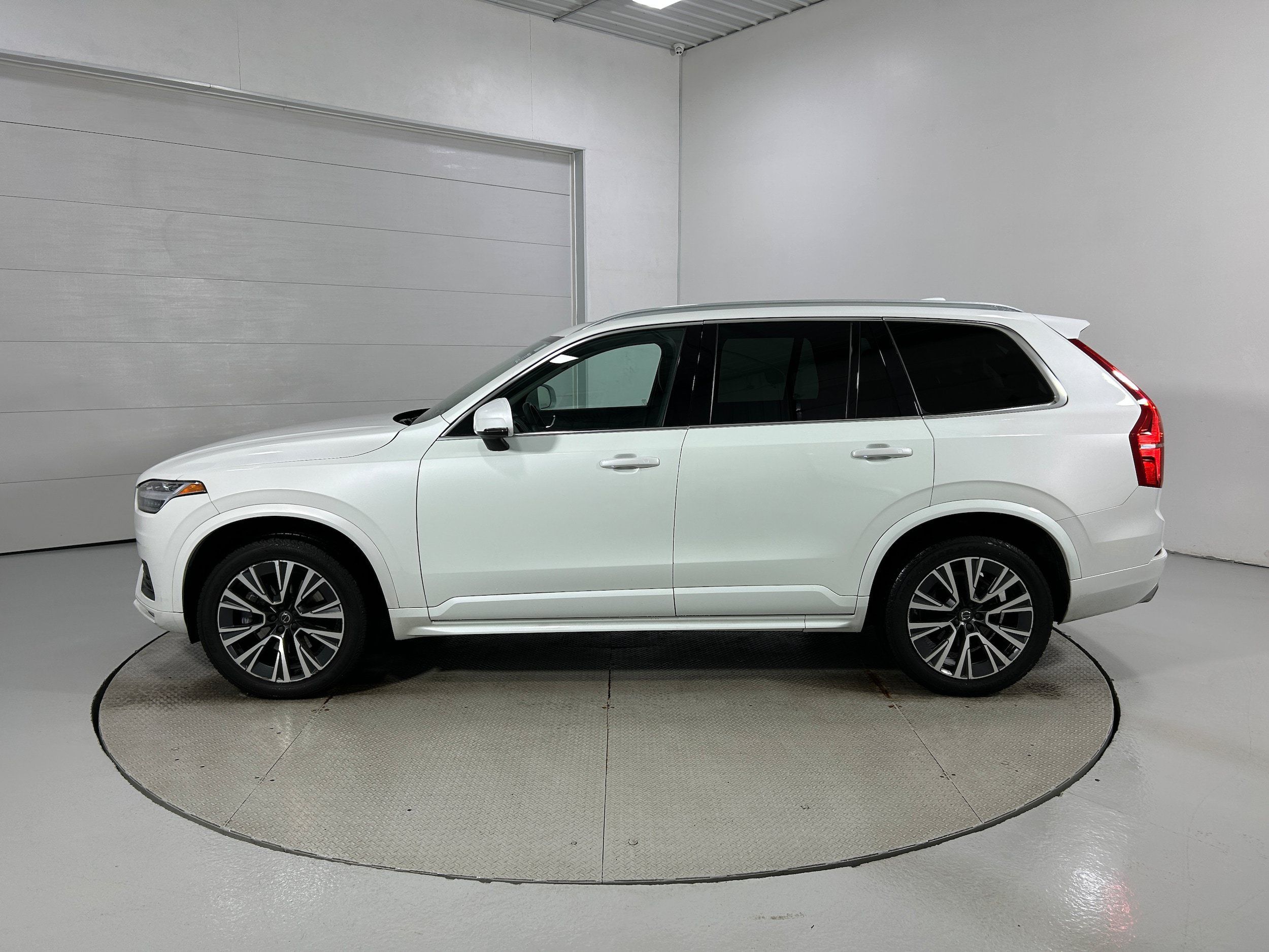 Used 2020 Volvo XC90 T5 Momentum AWD/4WD image 16