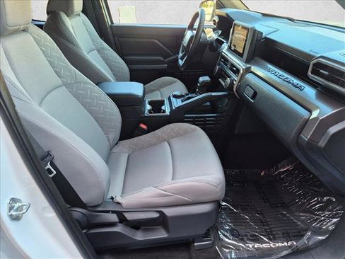 Certified 2026 Toyota Tacoma SR5 AWD/4WD image 18