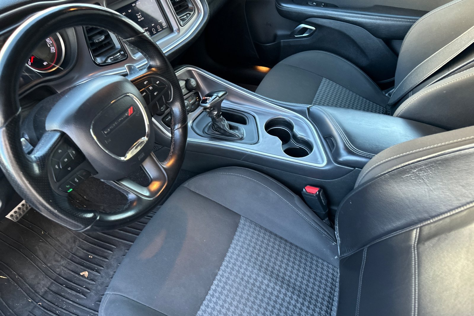 Used 2019 Dodge Challenger R/T RWD image 8
