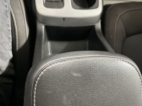 Used 2022 Chevrolet Colorado LT w/ Fleet Safety Package image 22