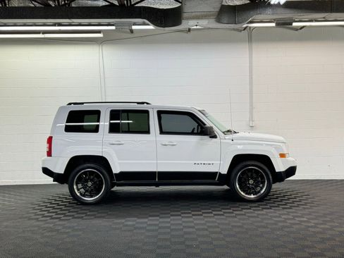 Used 2015 Jeep Patriot Latitude image 4