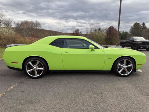 Used 2015 Dodge Challenger R/T image 9