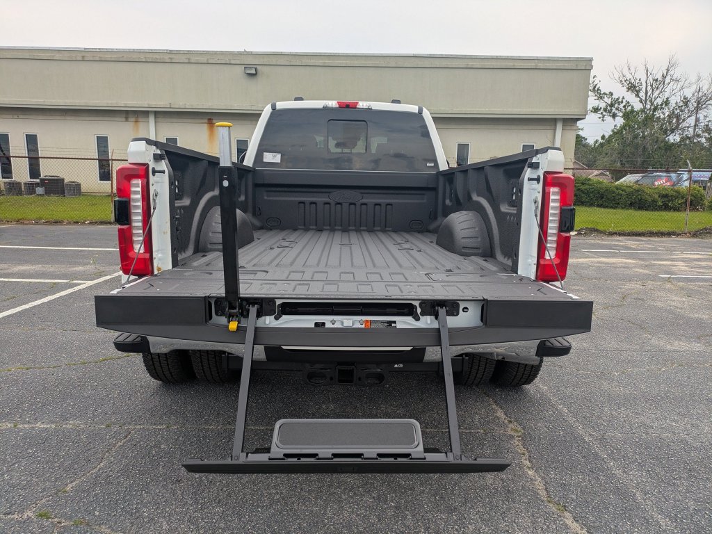 New 2026 Ford F350 Lariat w/ Lariat Ultimate Package AWD/4WD image 13