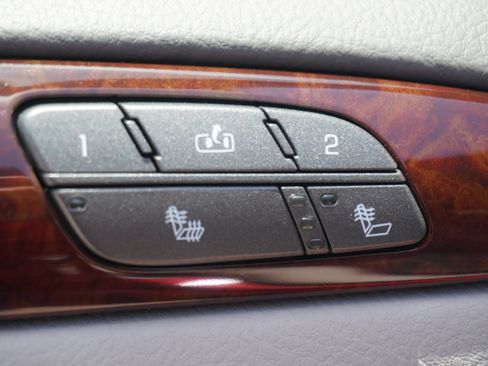 Used 2011 Buick Lucerne CXL w/ Driver Confidence Package FWD image 16