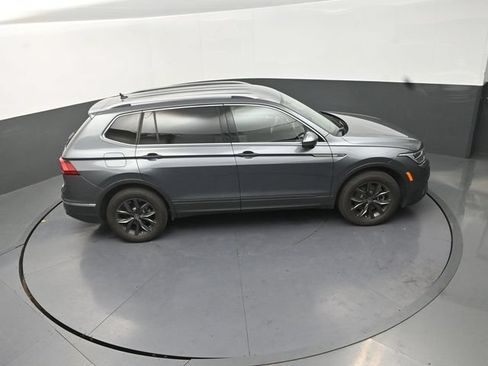 Used 2024 Volkswagen Tiguan SE AWD/4WD image 30
