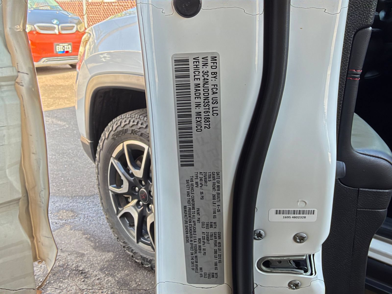 Used 2025 Jeep Compass Trailhawk AWD/4WD image 28