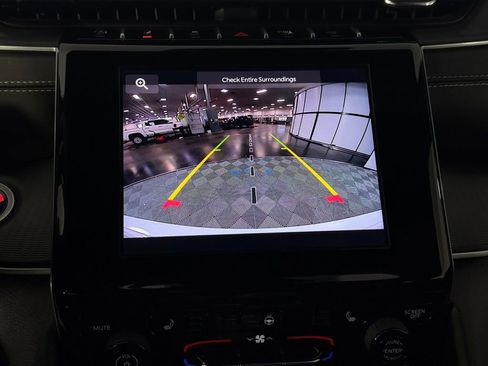 Certified 2025 Jeep Grand Cherokee Altitude image 18