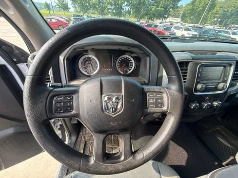 Used 2015 RAM 1500 Express AWD/4WD image 38