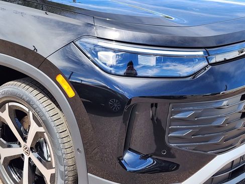 New 2026 Volkswagen Tiguan SE AWD/4WD image 28