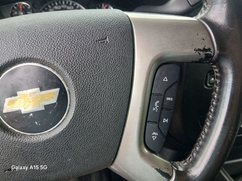 Used 2018 Chevrolet Express 3500 Extended w/ Driver Convenience Package RWD image 26