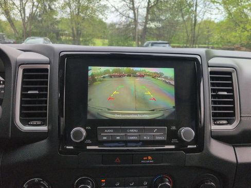 Used 2022 Nissan Frontier SV w/ Technology Package AWD/4WD image 11
