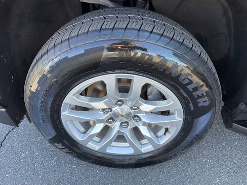 Used 2024 Chevrolet Tahoe LT image 38