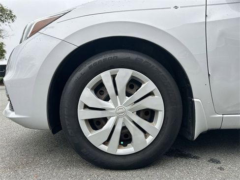 Used 2021 Nissan Versa S image 10