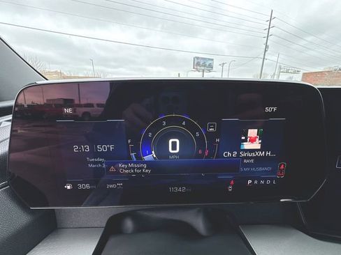 Certified 2025 Chevrolet Traverse LT w/ Driver Confidence Package image 12