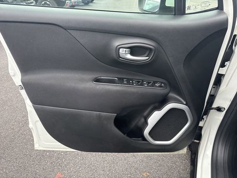 Used 2020 Jeep Renegade Latitude image 22