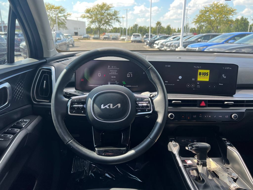 Certified 2024 Kia Sorento S w/ Panoramic Sunroof Package FWD image 15