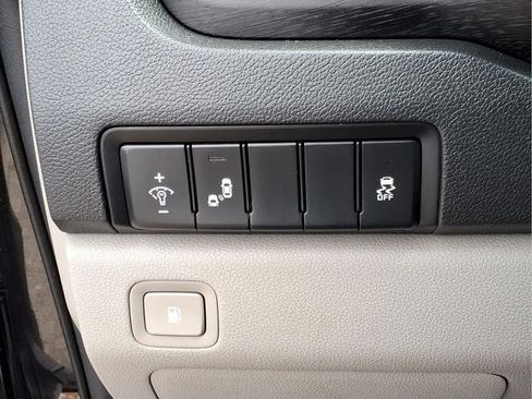 Used 2020 Kia Sedona EX FWD image 19