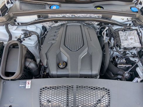 New 2026 Porsche Macan image 28