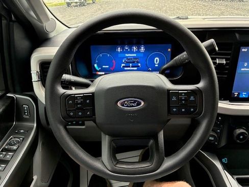 Used 2025 Ford F250 XLT w/ Black Appearance Package AWD/4WD image 21
