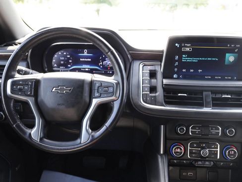 Used 2022 Chevrolet Suburban Z71 w/ Luxury Package image 25