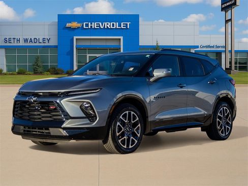 Used 2025 Chevrolet Blazer RS image 3