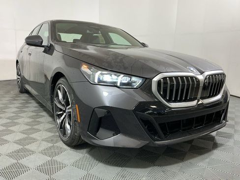 New 2026 BMW 530i w/ M Sport Package RWD image 4