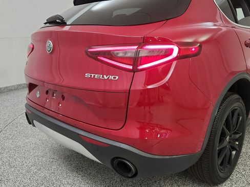 Used 2018 Alfa Romeo Stelvio AWD image 30