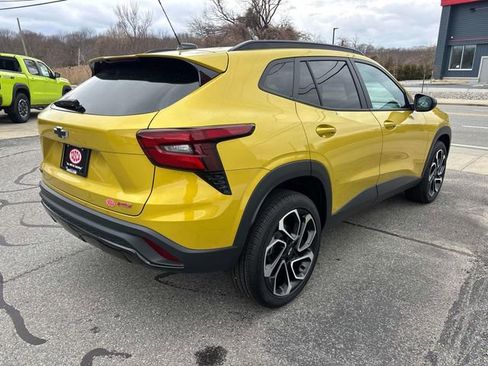 Used 2024 Chevrolet Trax RS w/ Driver Confidence Package image 6