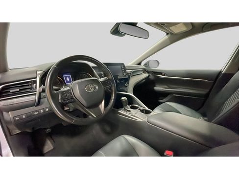 Used 2024 Toyota Camry SE FWD image 11