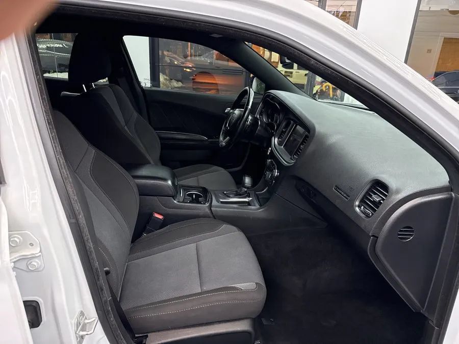 Used 2020 Dodge Charger SXT w/ Blacktop Package AWD/4WD image 16
