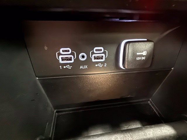Used 2024 Jeep Grand Cherokee L Overland AWD/4WD image 38
